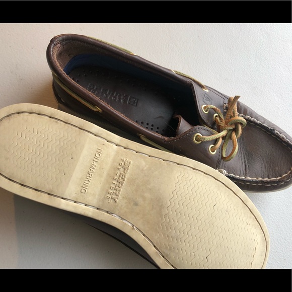 Size 8 brown sperrys ! - Picture 3 of 3